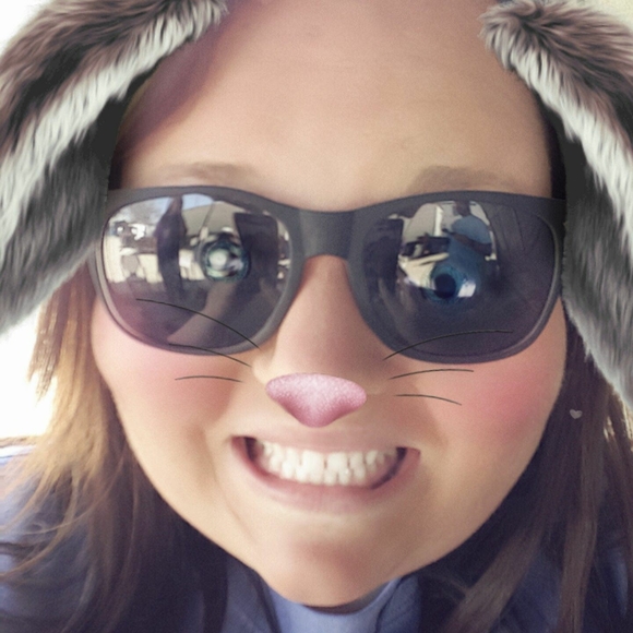 Meet your Posher, Stephanie - Picture 1 of 1